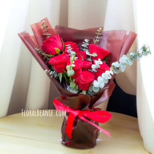 Dark Theme Classic Rose Bouquet